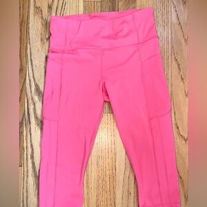 Athleta Women’s Hot Pink Ultimate Stash High Rise  Crop Size M
